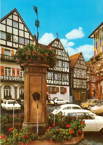 AK, Bad Orb Spessart, Markt mit Marktbrunnen, zeitgen. Pkw, um 1970
