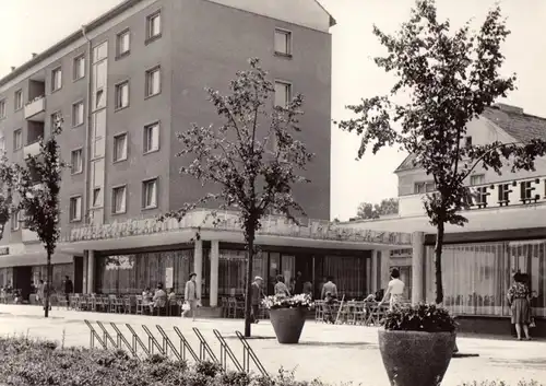AK, Frankfurt Oder, Teilansicht auf der Karl-Marx-Str., belebt, 1965