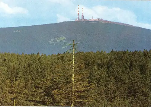 AK, Brocken, Blick zum Gipfel mit Gipfelbebauung, Vers. 2, 1977