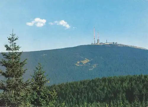 AK, Brocken, Blick zum Gipfel mit Gipfelbebauung, Vers. 1, 1980