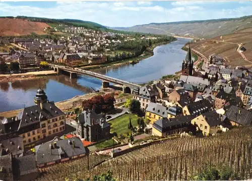 AK, Bernkastel-Kues, Gesamtansicht mit Moselbrücke, um 1975