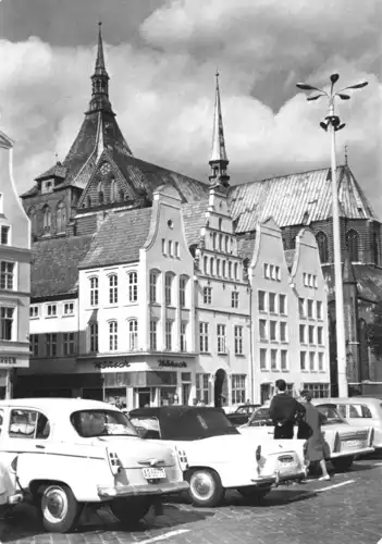 AK, Rostock, An der Marienkirche, zeitgen. Pkw, 1968
