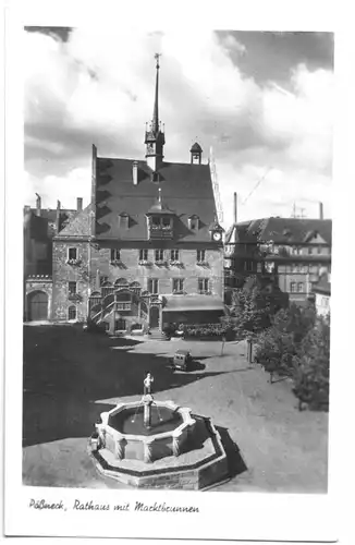 AK, Pößneck, Rathaus mit Marktbrunnen, 1952