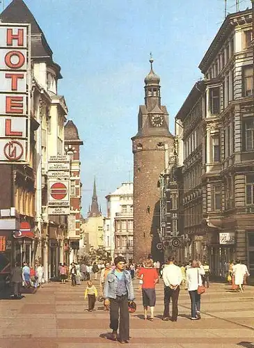 AK, Halle Saale, Klement-Gottwald-Straße, belebt, 1987