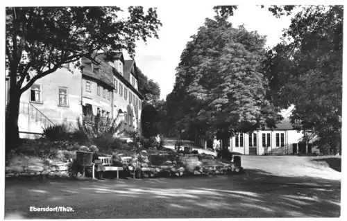 AK, Ebersdorf Thür., Straßenpartie belebt, 1965