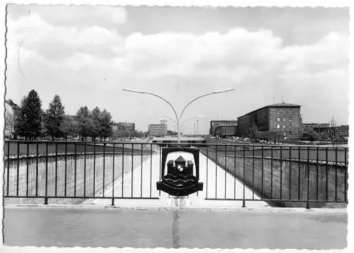 AK, Duisburg, Am Hauptbahnhof mit Nord Süd Achse, um 1961