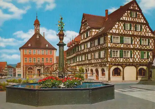 AK, Schorndorf Württ., Marktbrunnen mit Rathaus und Palmsche Apotheke, um 1970
