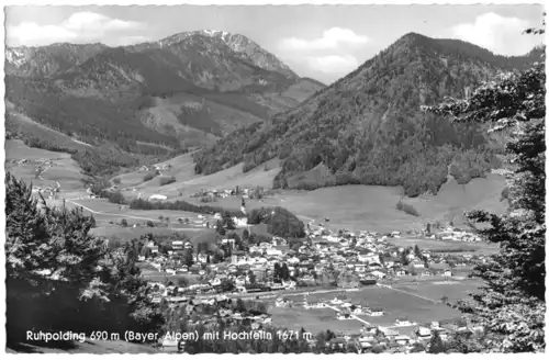 AK, Ruhpolding Bayer. Alpen, Gesamtansicht mit Hochfelln, um 1960