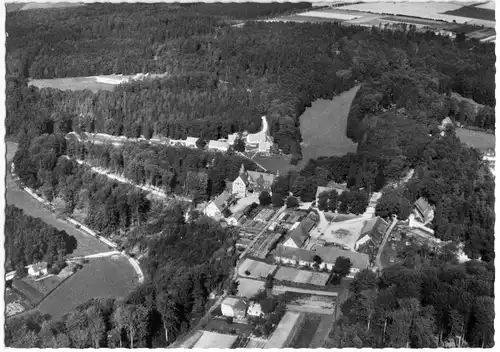 AK, Schloß Hamborn, Gemeinde Borchen, Luftbildansicht, um 1961