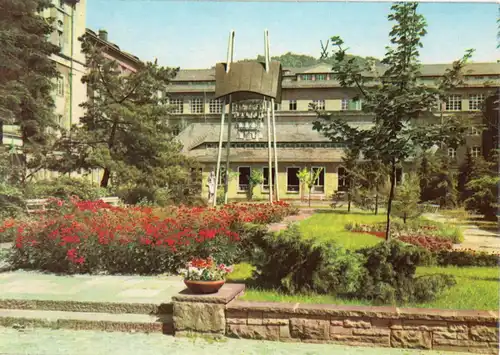 AK, Meißen, VEB Staatliche Porzellan-Manufaktur, Werkhof mit Glockenturm, 1967