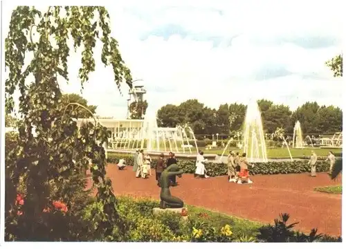 AK, Essen, "Gruga", Großer Blumenhof, Fontänen, 1955