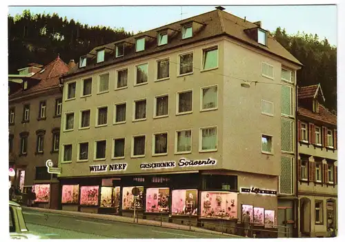 AK, Triberg Schwarzwald, Straße mit Geschäft der Willi Neef OHG, um 1980