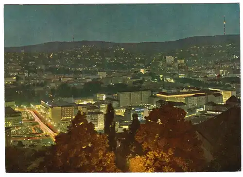 AK, Stuttgart, Totale, Nachtansicht, um 1970
