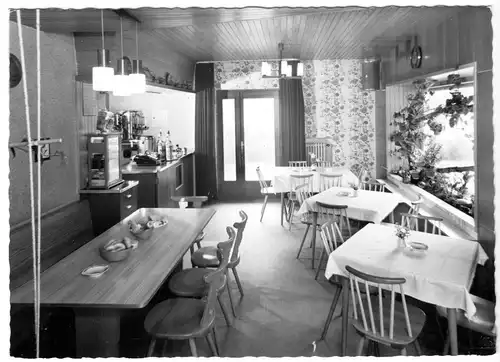 AK, Obersimonswald, Café-Pension Huber, Gastraum mit Tresen, um 1968