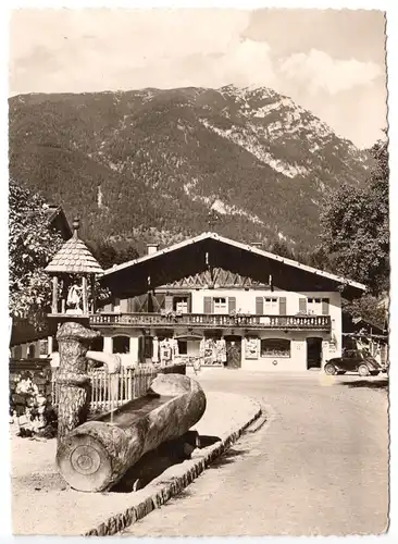 AK, Zugspitzdorf Grainau, Partie mit St. Wendelinbrunnen, 1961