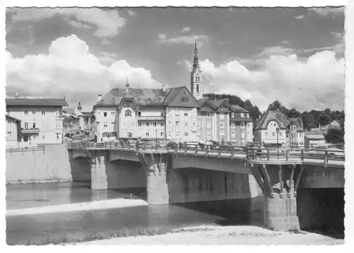 AK, Bad Tölz, Isarbrücke mit Marienstift, um 1960