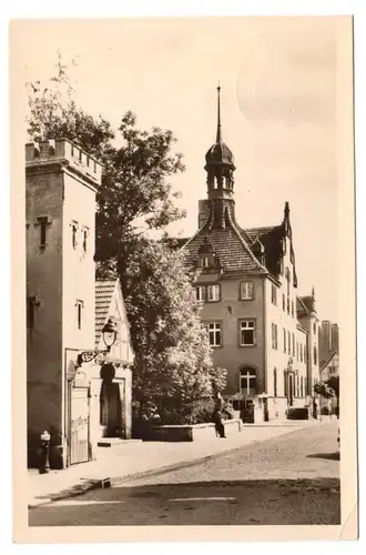 AK, Zerbst, Straßenpartie mit Post, 1958