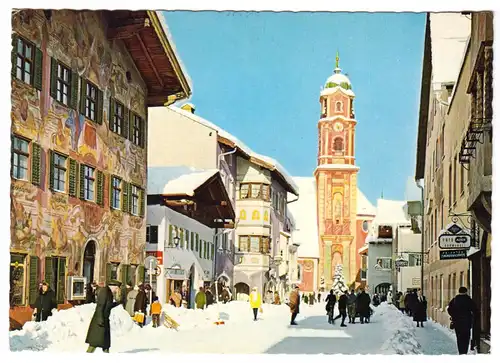 AK, Mittenwald, Obermarkt, belebt, Winteransicht, 1975