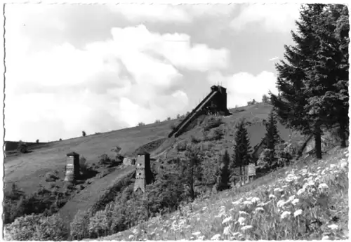 AK, Kurort Oberwiesenthal Erzgeb., Sprungschanze im Sommer, Echtfoto, 1957