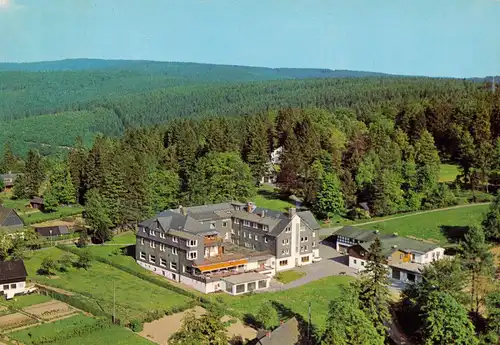 AK, Fleckenberg, Jagdhaus Wiese, Luftbildansicht, um 1977