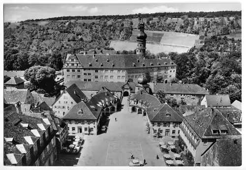 AK, Weikersheim, Blick auf Schloß und Marktplatz, um 1970