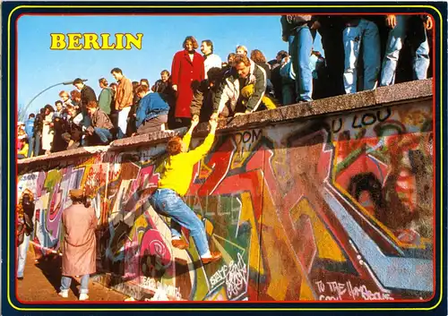 AK, Berlin, Menschen erstürmen die Berliner Mauer, 1989