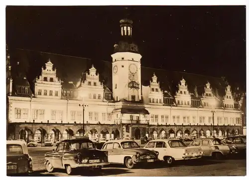 AK, Leipzig, Altes Rathaus, Nachtansicht, zeitgen. Pkw, 1965