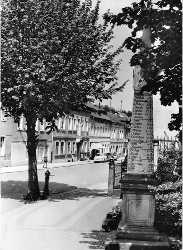 AK, Bad Gottleuba Kr. Pirna, Postmeilensäule und Rathaus, 1975