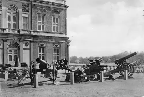 AK, Potsdam, Neuer Garten, Marmorpalais, Armeemuseum, Kanonen, 1970