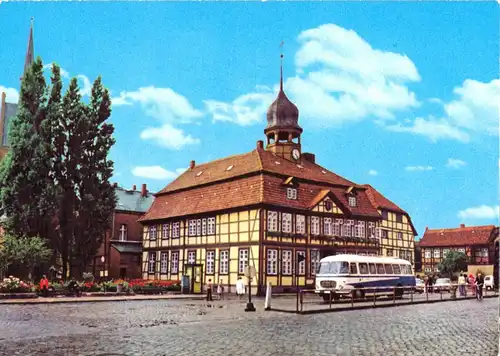 AK, Grabow Kr. Ludwigslust, Blick zum Rathaus, Bus, 1983