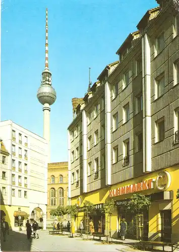 AK, Berlin Mitte, Nikolaiviertel, Straßenpartie mit Kleinmarkt, 1989