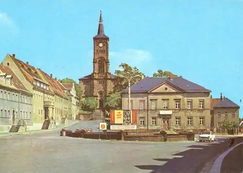 AK, Hartha Kr. Döbeln, Marktplatz mit Rathaus und Kirche, 1979