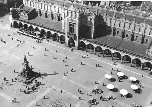 AK, Kraków, Krakau, Rynek Glówny - Sukiennice, Hauptmarkt - Tuchhalle, 1970