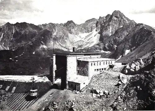 AK, Tatry, Tatra, Stancji kolejki linowej z widok na Swinice, Seilbahn, um 1970