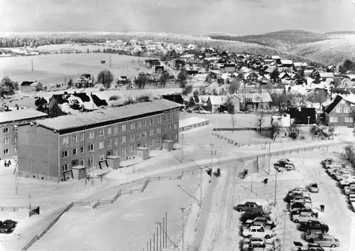 AK, Frauenwald Rstg., Winterliche Teilansicht mit Neubaublock, 1979