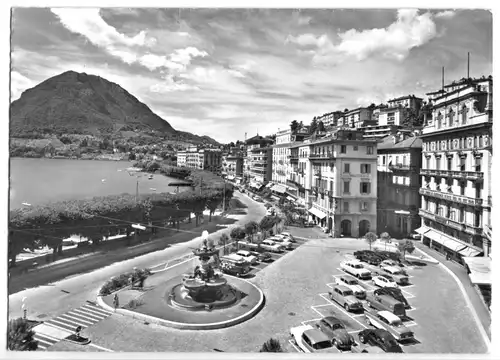 AK, Lugano, TI, Teilansicht mit Platz und Küstenstraße, um 1960