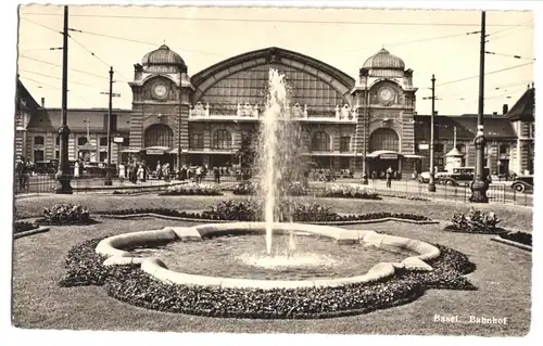 AK, Basel, BS, Bahnhof mit Springbrunnen, 1950