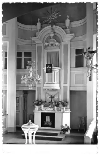 AK, Seiffen Erzgeb.?, Kirche, Innenansicht mit Altar, Echtfoto, um 1970