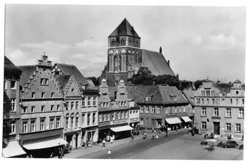 AK, Greifswald, Platz der Freundschaft und Marienkirche, 1962