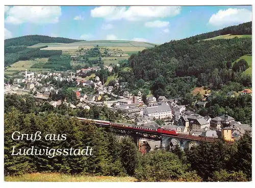 AK, Ludwigsstadt, Gesamtansicht mit Bahnlinie, um 1980