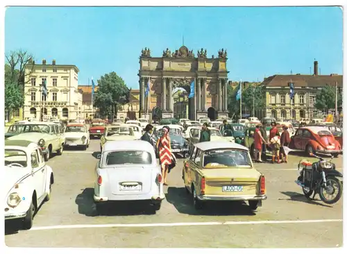 AK, Potsdam, Platz der Nationen, Luisenplatz, zeitgen. Pkw, 1970