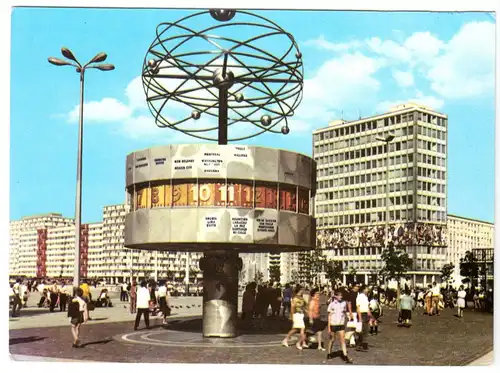 AK, Berlin Mitte, Alexanderplatz belebt, Weltzeituhr und Haus des Lehrers, 1971