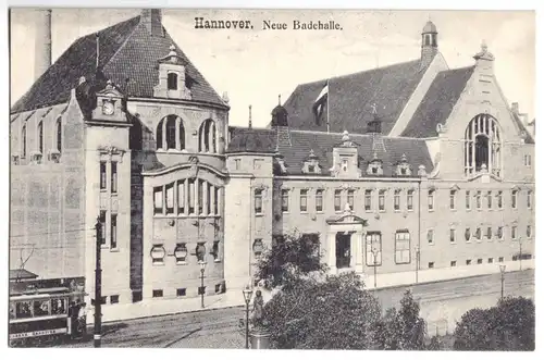 AK, Hannover, Neue Badehalle, Straßenbahn, um 1905
