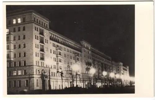AK, Berlin Friedrichshain, Stalinallee, Nachtansicht, 1954