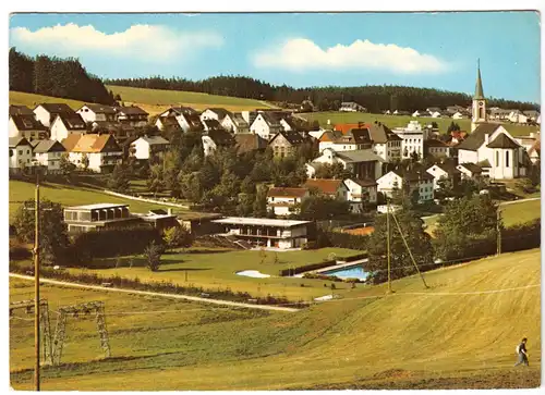 AK, Schönwald im Schwarzwald, Teilansicht mit Kirche, um 1984