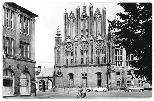 AK, Frankfurt Oder, Partie mit Rathaus, 1963