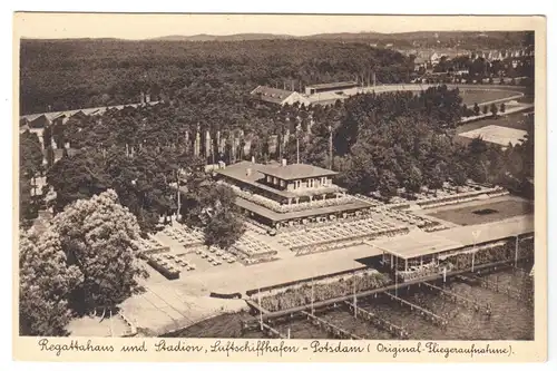 AK, Potsdam, Regattahaus und Stadion Luftschiffhafen, Luftbildansicht, um 1928