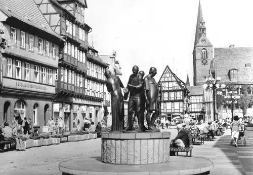 AK, Quedlinburg, Marktplatz mit Münzberger Musikanten, 1982