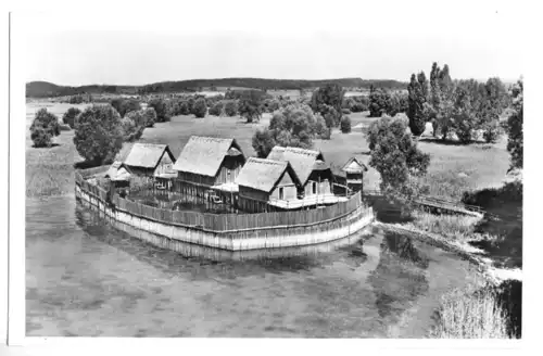 AK, Unteruhldingen am Bodensee, Freilichtmuseum, Pfahldorf, Version 2, um 1957