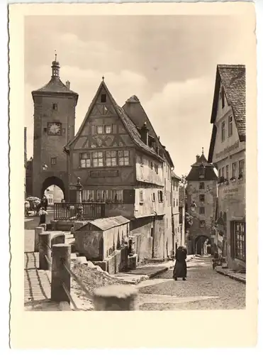 AK, Rothenburg o.T., Plönlein, belebt, um 1955
